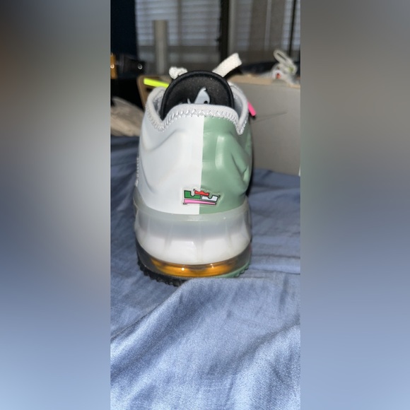 Lebron tune squad shoes - Picture 4 of 9